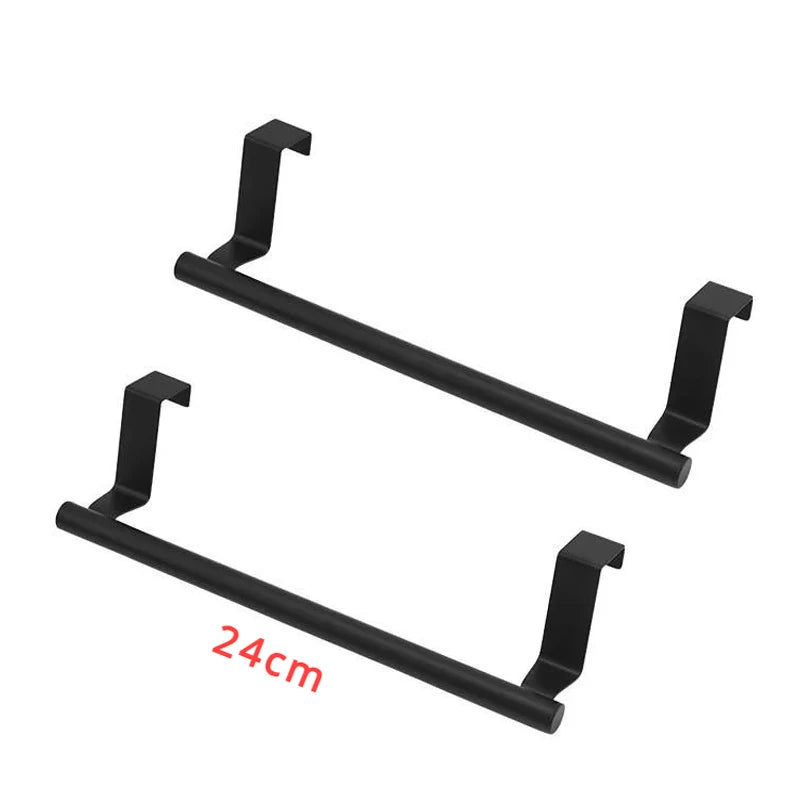 Porte serviette noire sur armoire 8