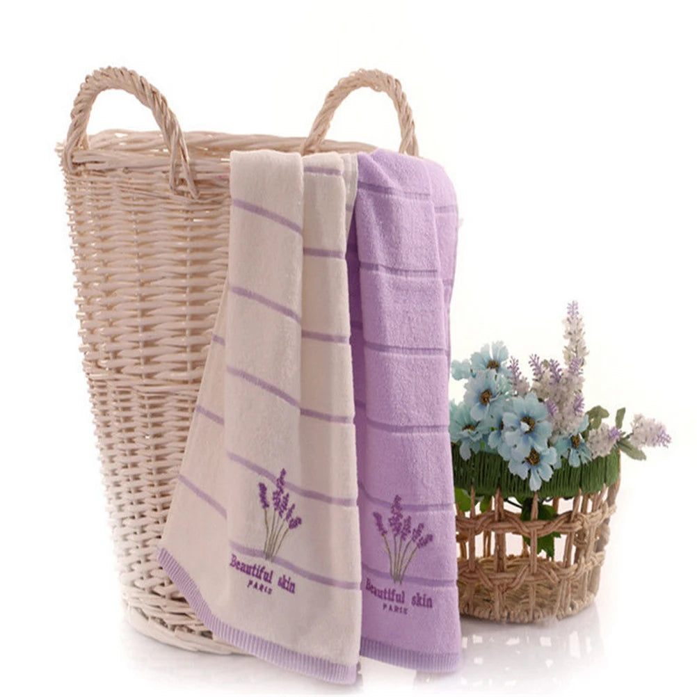 Serviette de Bain Brodé Lavande 2