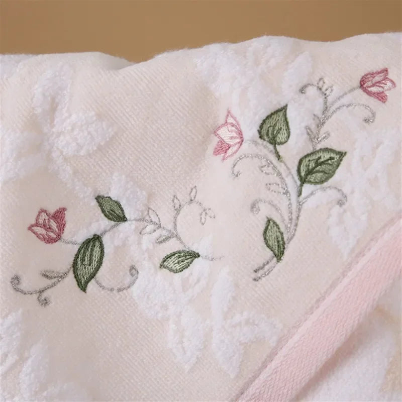 Serviette en coton brodée absorbante 3