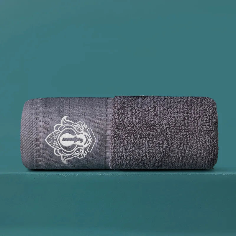 Serviette en coton brodée spécial hôtel 5
